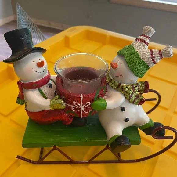 CHRISTMAS SNOW MEN ON SLED WITH TEA LIGHT CANDLE - Picture 2 of 5